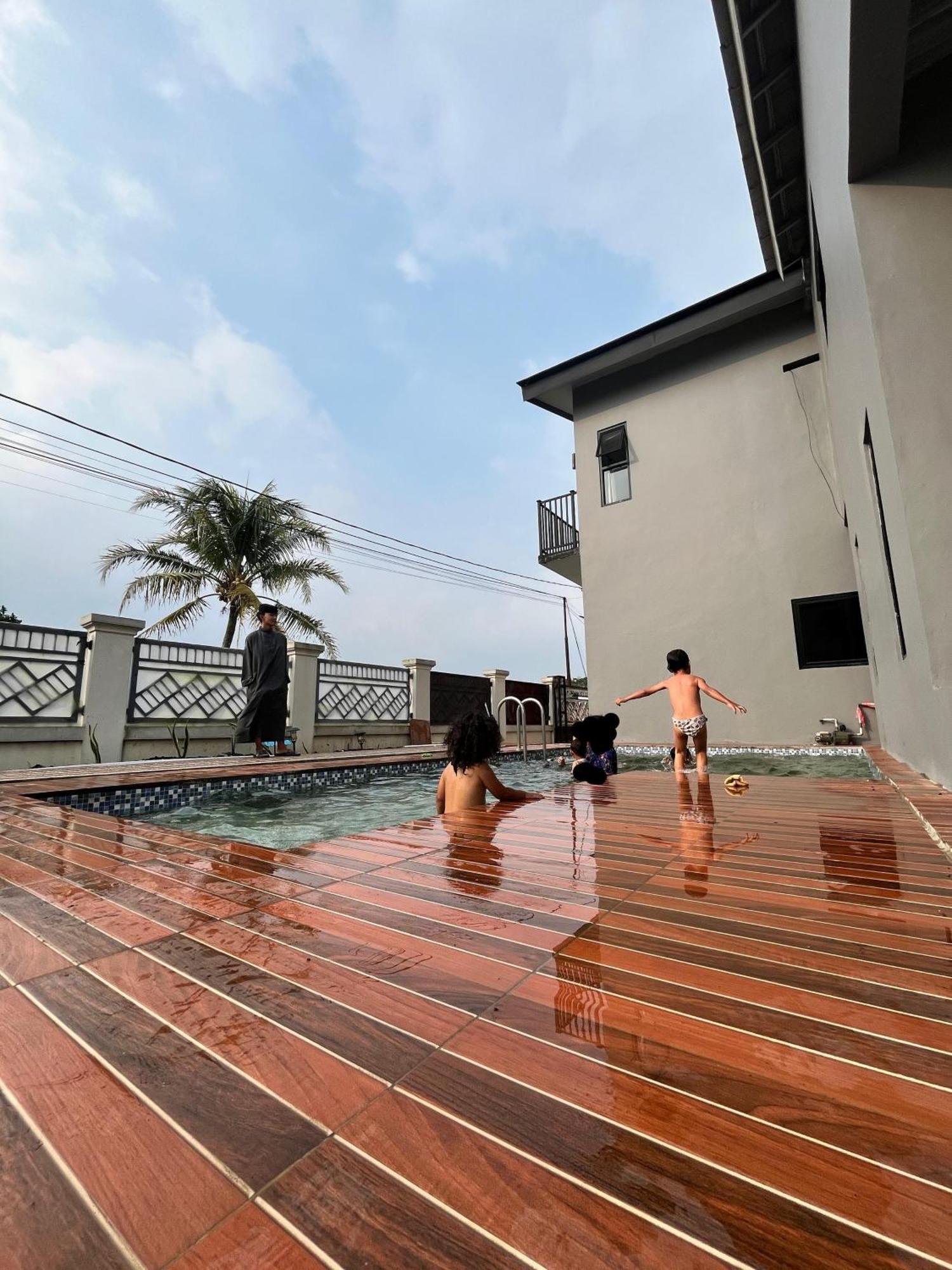 Villa Cassandra Cigombong Esterno foto